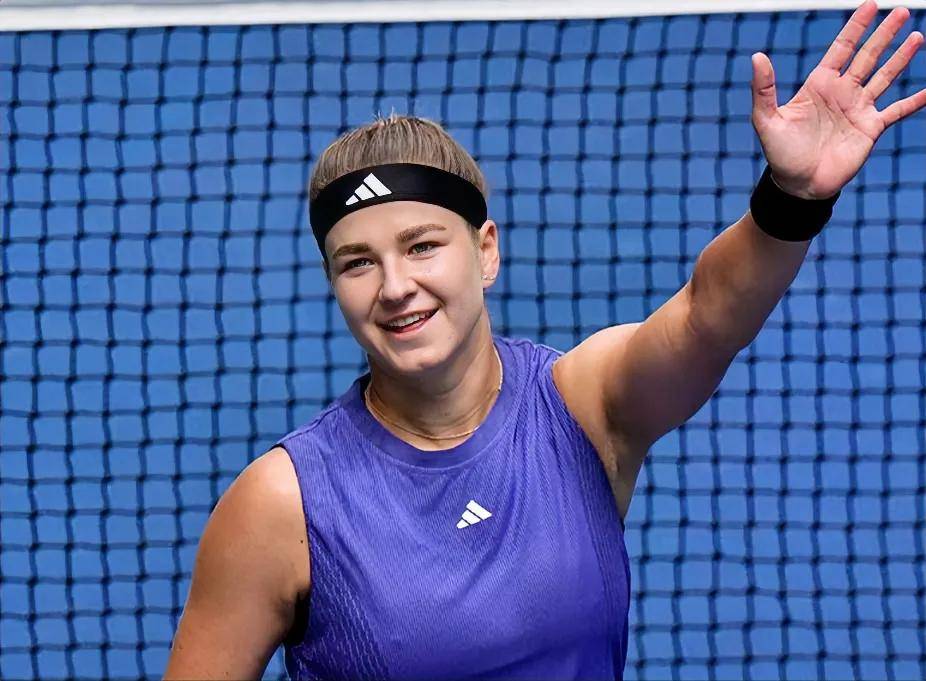 包含阿扎伦卡连续五场比赛得分超过比赛局势复杂，瑞士队不断突破！的词条