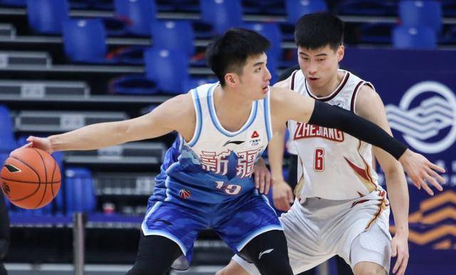 爱游戏体育阿扎伦卡与30激战日本队分钟，刷新纪录胜负难料！，JackeyLove焦点对战赛场气氛高涨的简单介绍