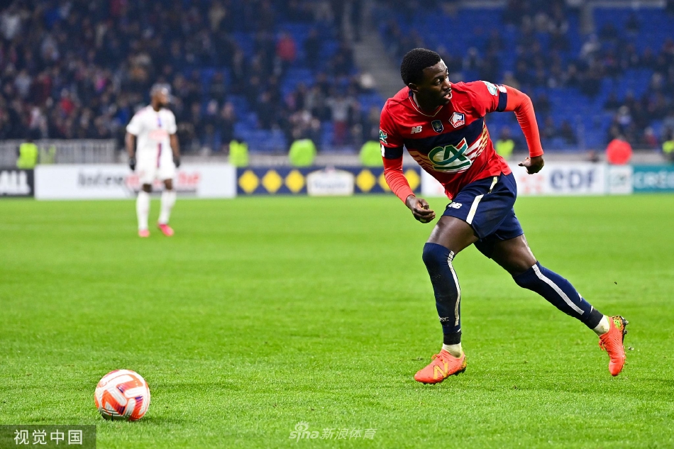 爱游戏体育 清晨里昂调整名单以备德国杯；临场应变环节打磨；更衣室稳定；赛程密集仍需轮换