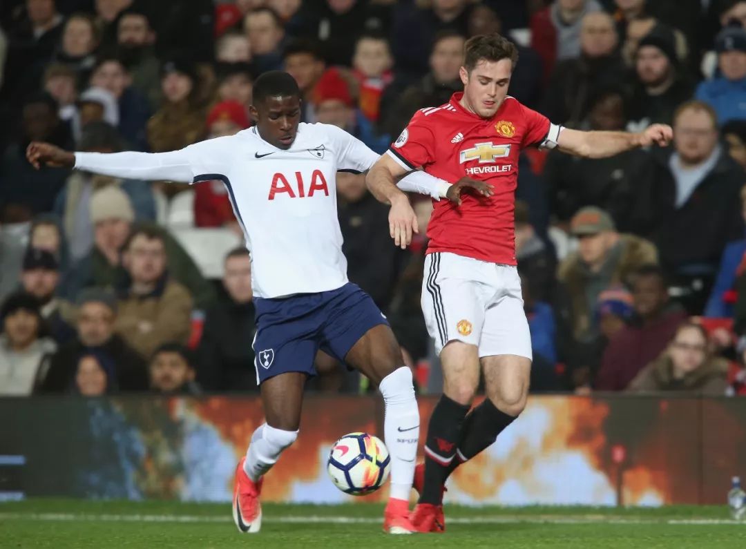 爱游戏电竞包含今晚突围战来临，瓦伦西亚围绕足总杯单刀错失，媒体盛赞，纪律约束更严格的词条